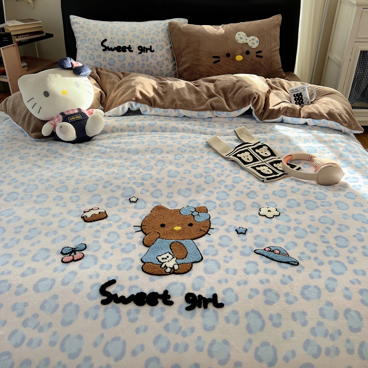 91家纺网 家纺一手货源 找家纺 桃喜 2025新款猫咪毛巾绣四件套 小猫豹纹蓝