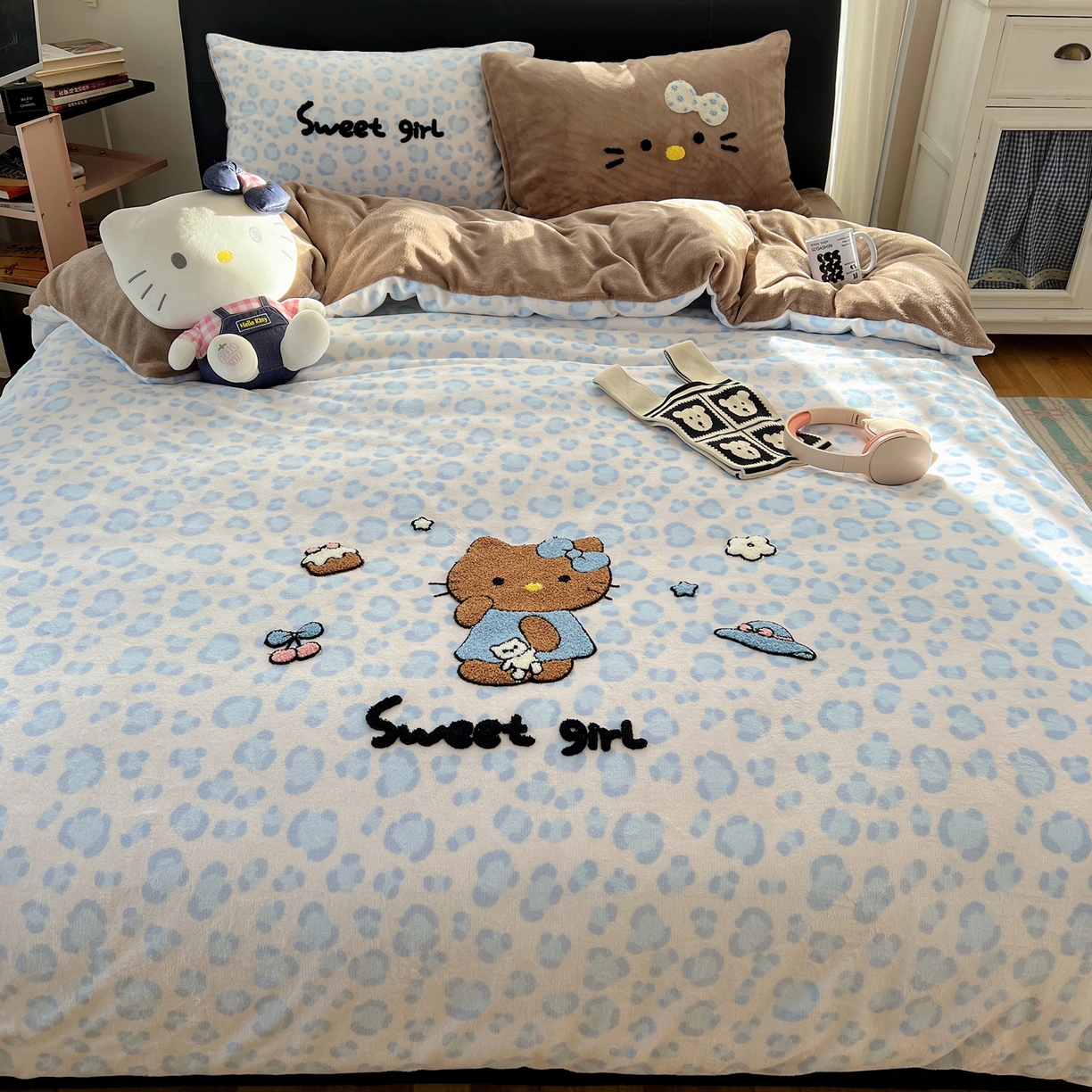 91家纺网 家纺一手货源 找家纺 桃喜 2025新款猫咪毛巾绣四件套 小猫豹纹蓝