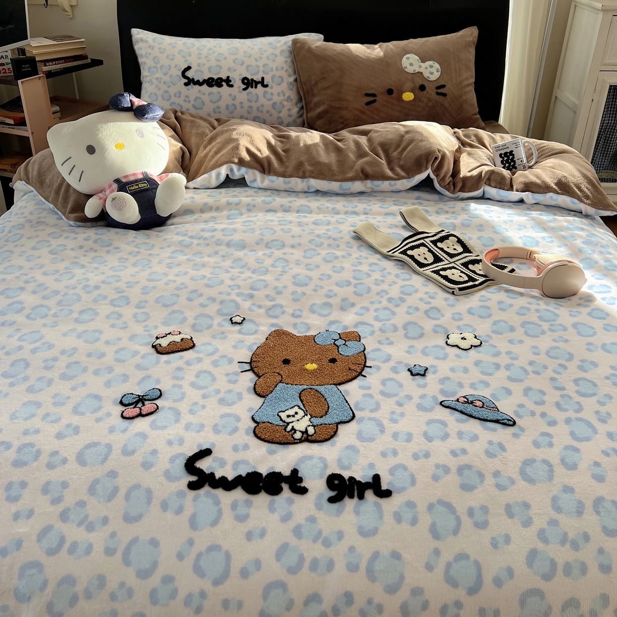 91家纺网 家纺一手货源 找家纺 桃喜 2025新款猫咪毛巾绣四件套 小猫豹纹蓝