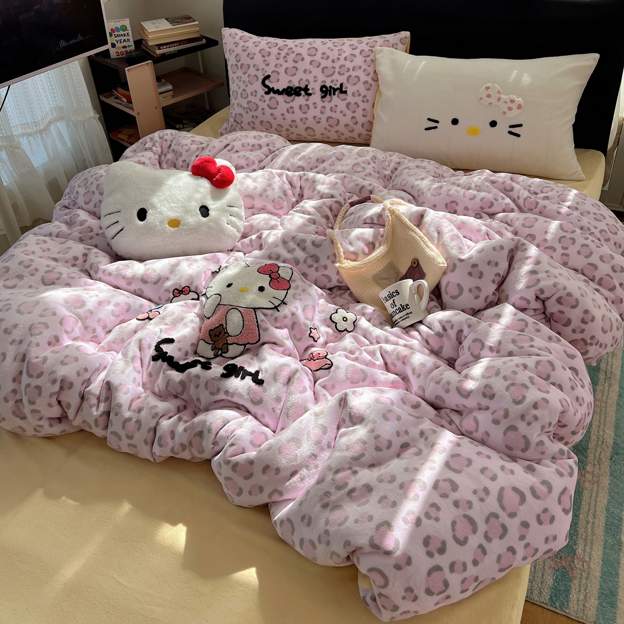 91家纺网 家纺一手货源 找家纺 桃喜 2025新款猫咪毛巾绣四件套 小猫豹纹粉