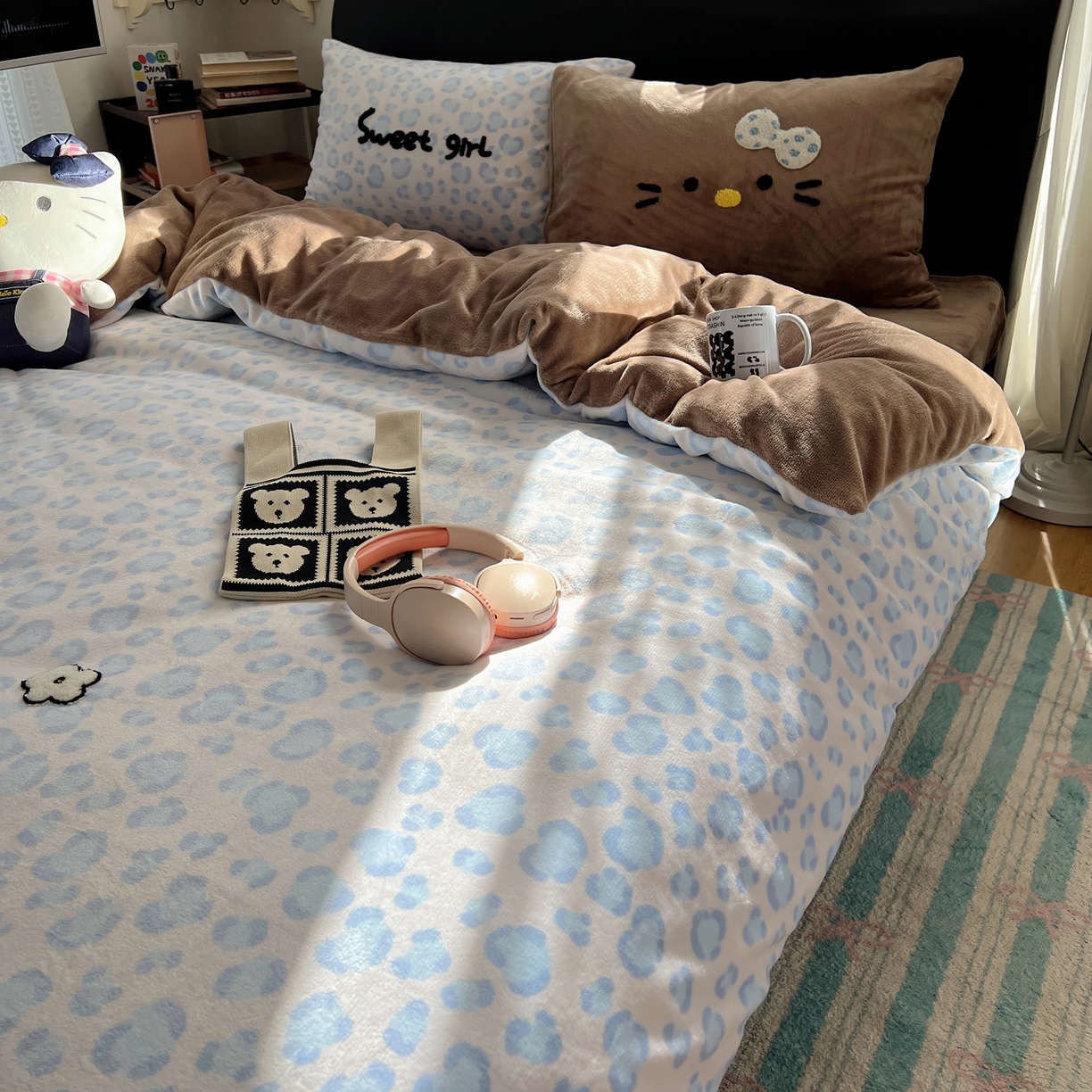 91家纺网 家纺一手货源 找家纺 桃喜 2025新款猫咪毛巾绣四件套 小猫豹纹蓝