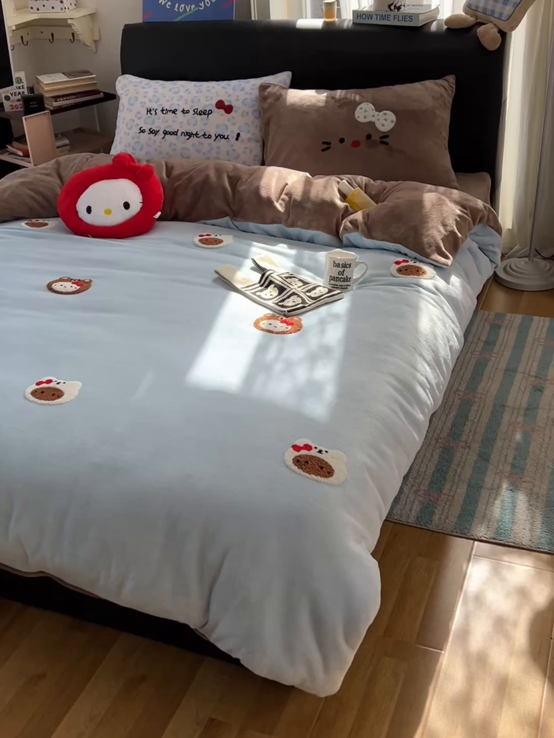 91家纺网 家纺一手货源 找家纺 桃喜 2025新款猫咪毛巾绣四件套 蓝咖帽子小猫