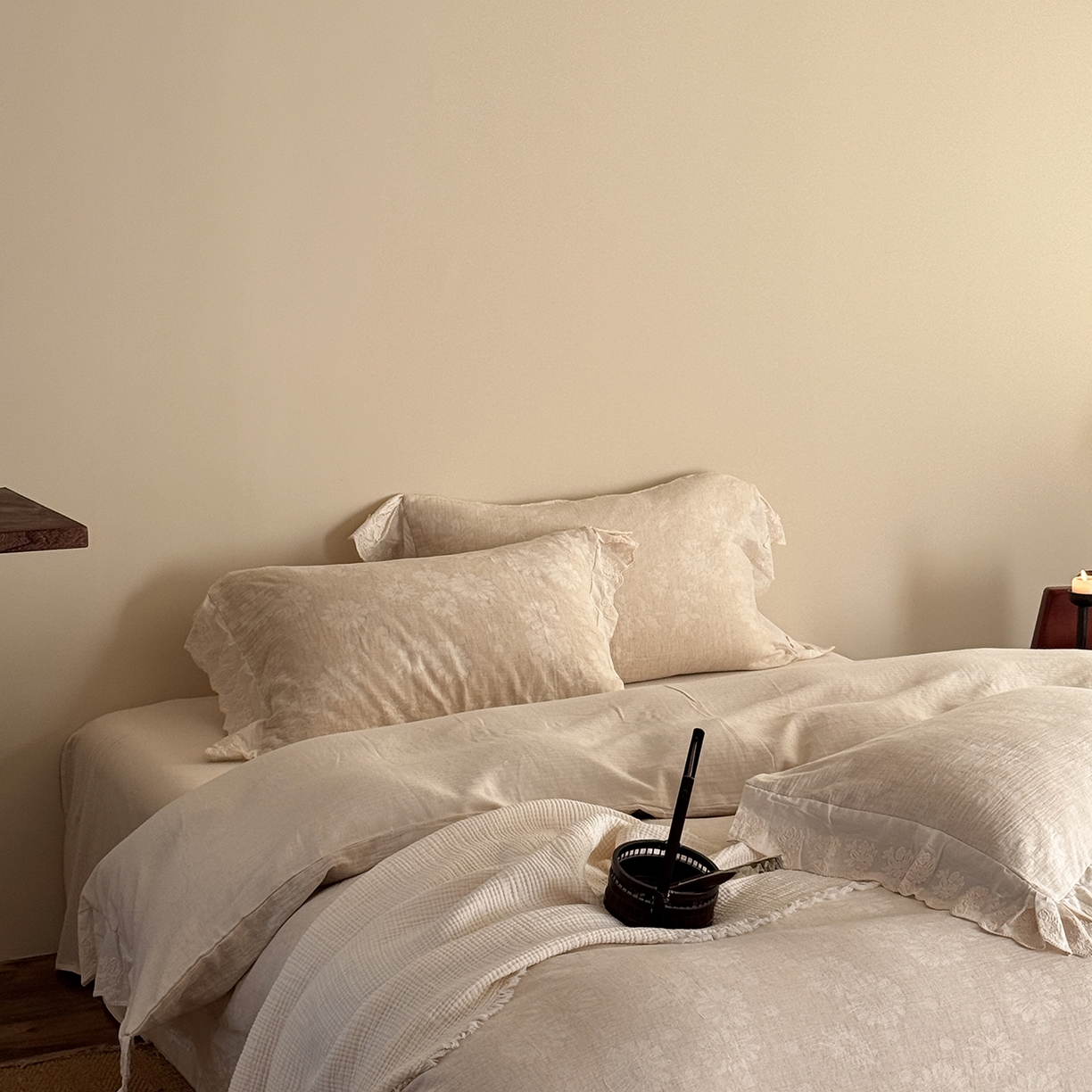 91家纺网 家纺一手货源 找家纺 （总）爱丽丝 2026新款色织提花棉麻四件套-醒时见春花边款