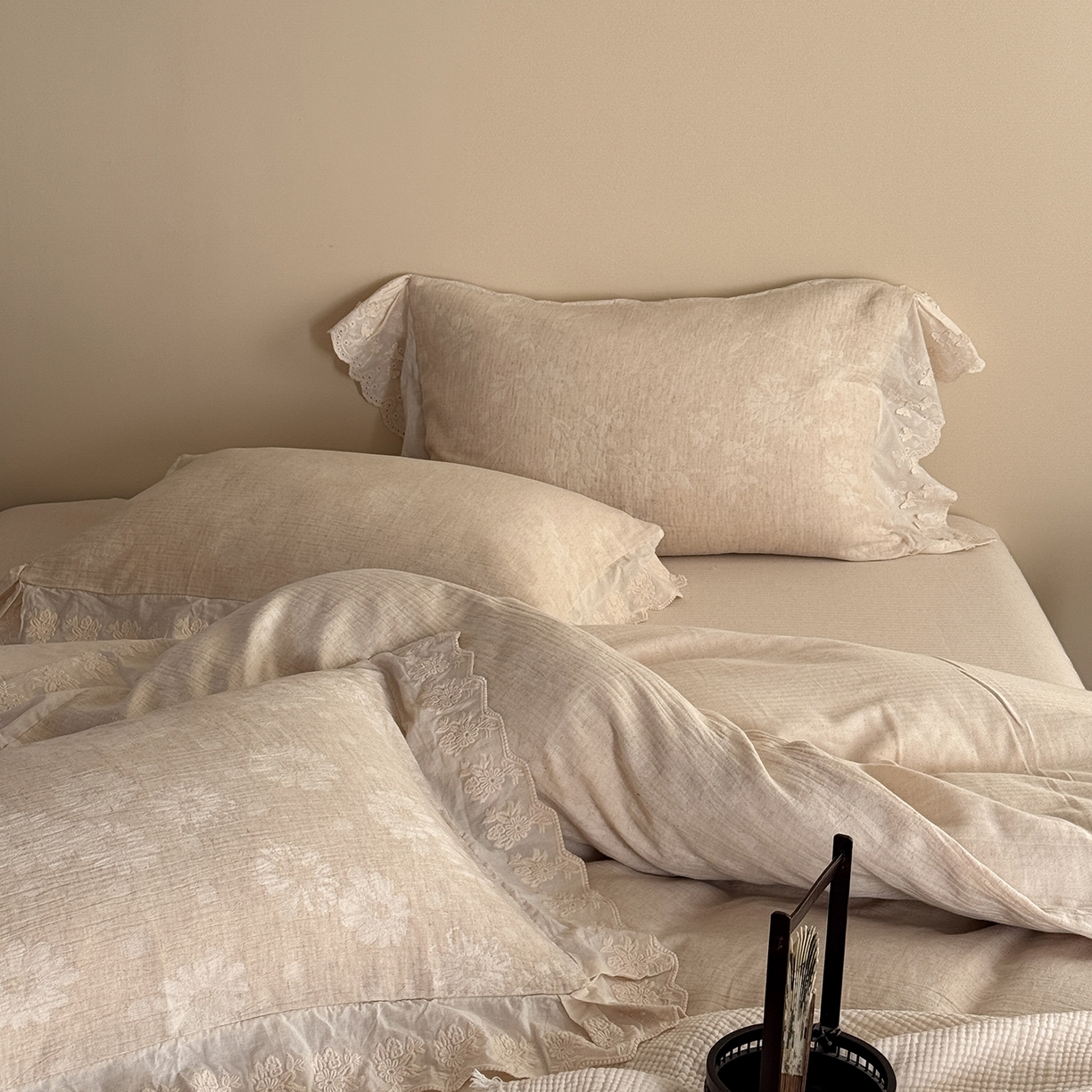 91家纺网 家纺一手货源 找家纺 （总）爱丽丝 2026新款色织提花棉麻四件套-醒时见春花边款