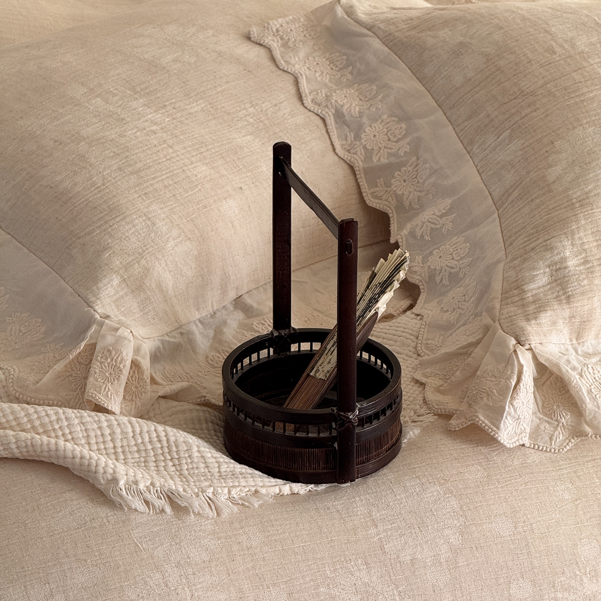 91家纺网 家纺一手货源 找家纺 （总）爱丽丝 2026新款色织提花棉麻四件套-醒时见春花边款