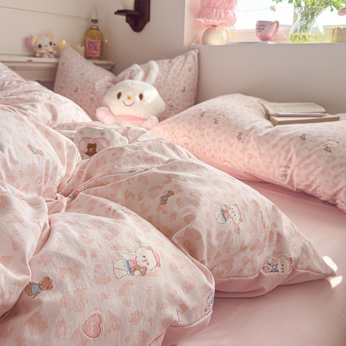 91家纺网 家纺一手货源 找家纺 佳鸿家纺 2026新款【提供买家秀】110克高克重云朵棉四件套学生宿舍三件套床单款床笠款 桃粉熊心