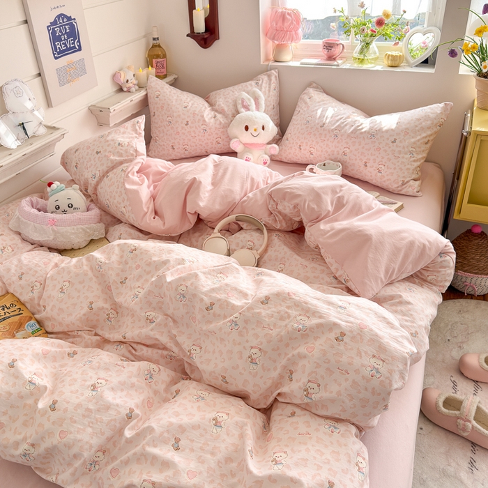 91家纺网 家纺一手货源 找家纺 佳鸿家纺 2026新款【提供买家秀】110克高克重云朵棉四件套学生宿舍三件套床单款床笠款 桃粉熊心