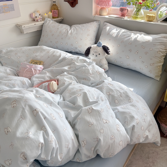 91家纺网 家纺一手货源 找家纺 佳鸿家纺 2026新款【提供买家秀】110克高克重云朵棉四件套学生宿舍三件套床单款床笠款 雾蓝软熊