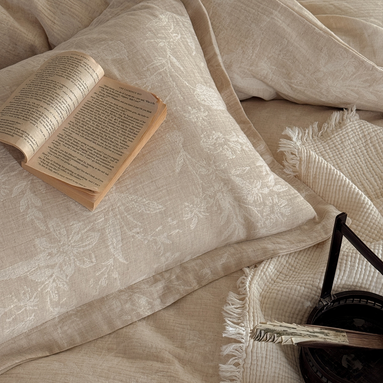 91家纺网 家纺一手货源 找家纺 （总）爱丽丝 2026新款色织提花棉麻四件套-如梦令织带款