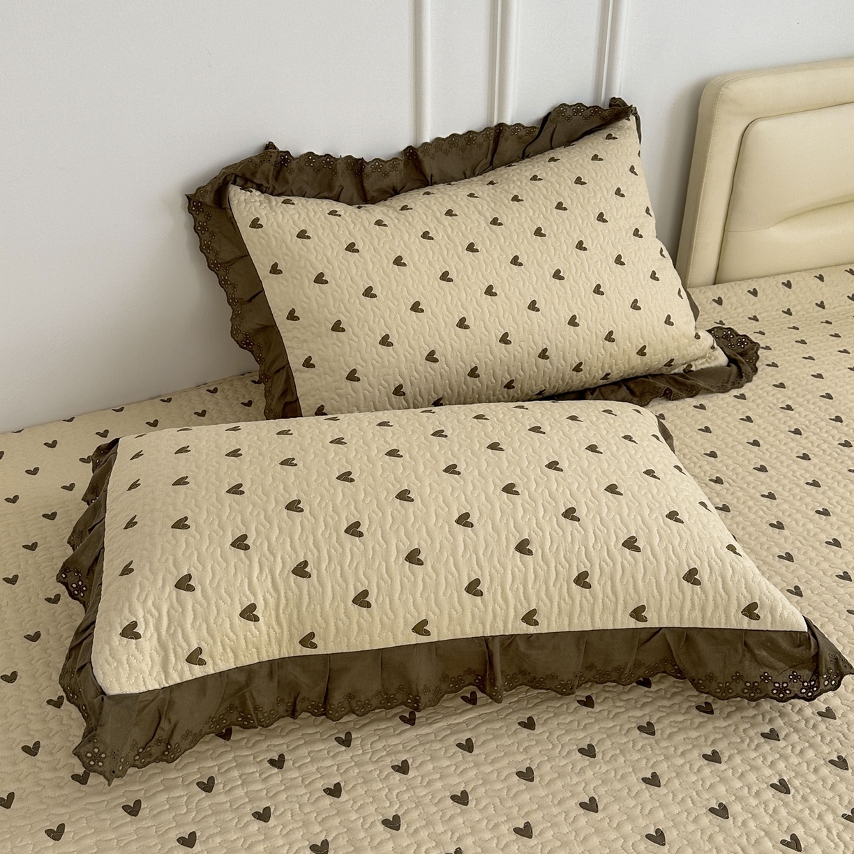 91家纺网 家纺一手货源 找家纺 暖居 2026年支持定制纯棉床盖三件套四件套大拼接床专用榻榻米农村大炕盖直角系列 爱心卡~包边款