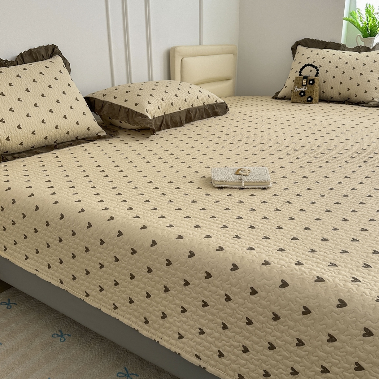 91家纺网 家纺一手货源 找家纺 暖居 2026年支持定制纯棉床盖三件套四件套大拼接床专用榻榻米农村大炕盖直角系列 爱心卡~包边款