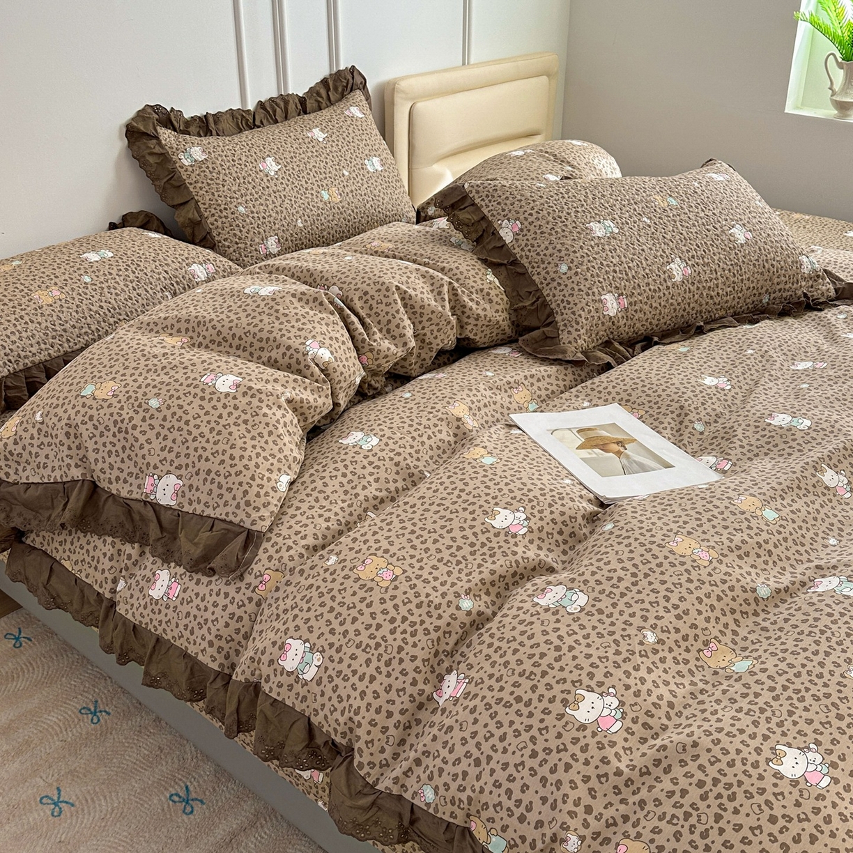 91家纺网 家纺一手货源 找家纺 暖居 2026年支持定制纯棉床盖三件套四件套大拼接床专用榻榻米农村大炕盖直角系列 豹纹KT~包边款