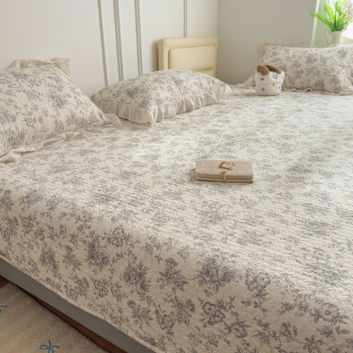 91家纺网 家纺一手货源 找家纺 暖居 2026年支持定制纯棉床盖三件套四件套大拼接床专用榻榻米农村大炕盖直角系列 赫本白~包边款