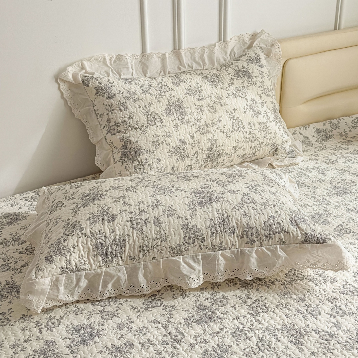 91家纺网 家纺一手货源 找家纺 暖居 2026年支持定制纯棉床盖三件套四件套大拼接床专用榻榻米农村大炕盖直角系列 赫本白~包边款