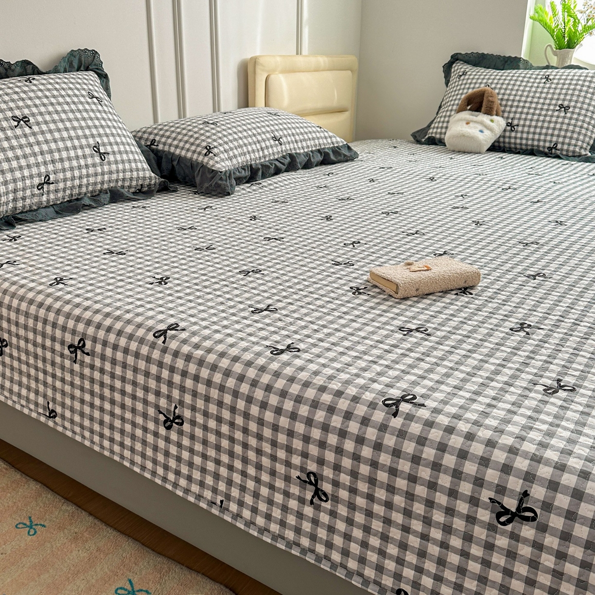 91家纺网 家纺一手货源 找家纺 暖居 2026年支持定制纯棉床盖三件套四件套大拼接床专用榻榻米农村大炕盖直角系列 灰格蝴蝶结~包边款