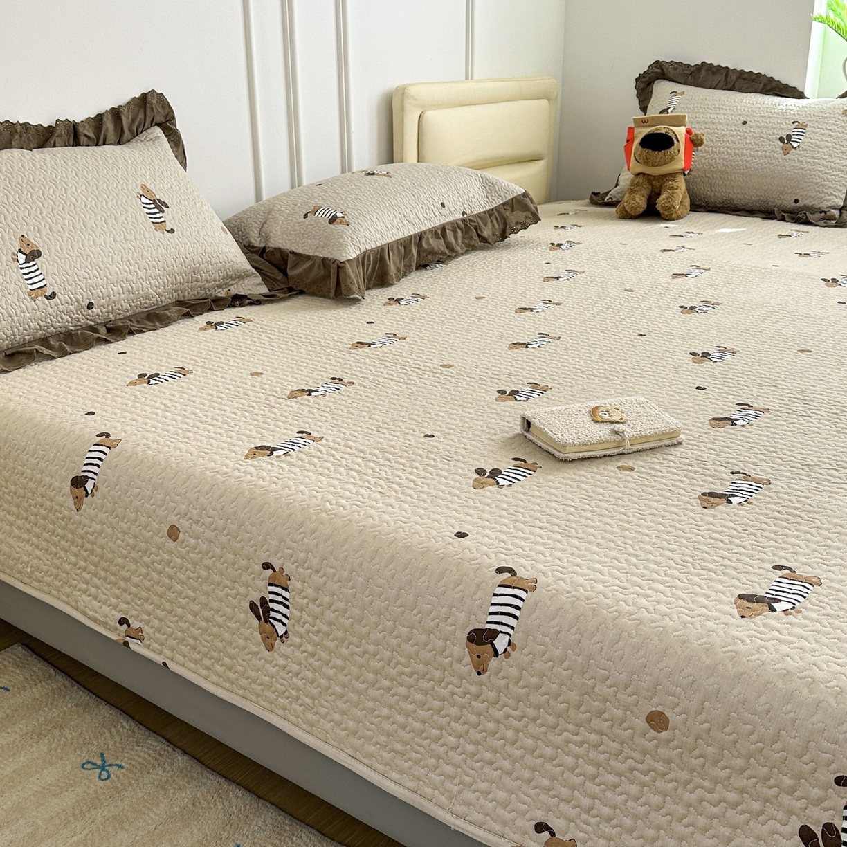 91家纺网 家纺一手货源 找家纺 暖居 2026年支持定制纯棉床盖三件套四件套大拼接床专用榻榻米农村大炕盖直角系列 拉拉狗~包边款