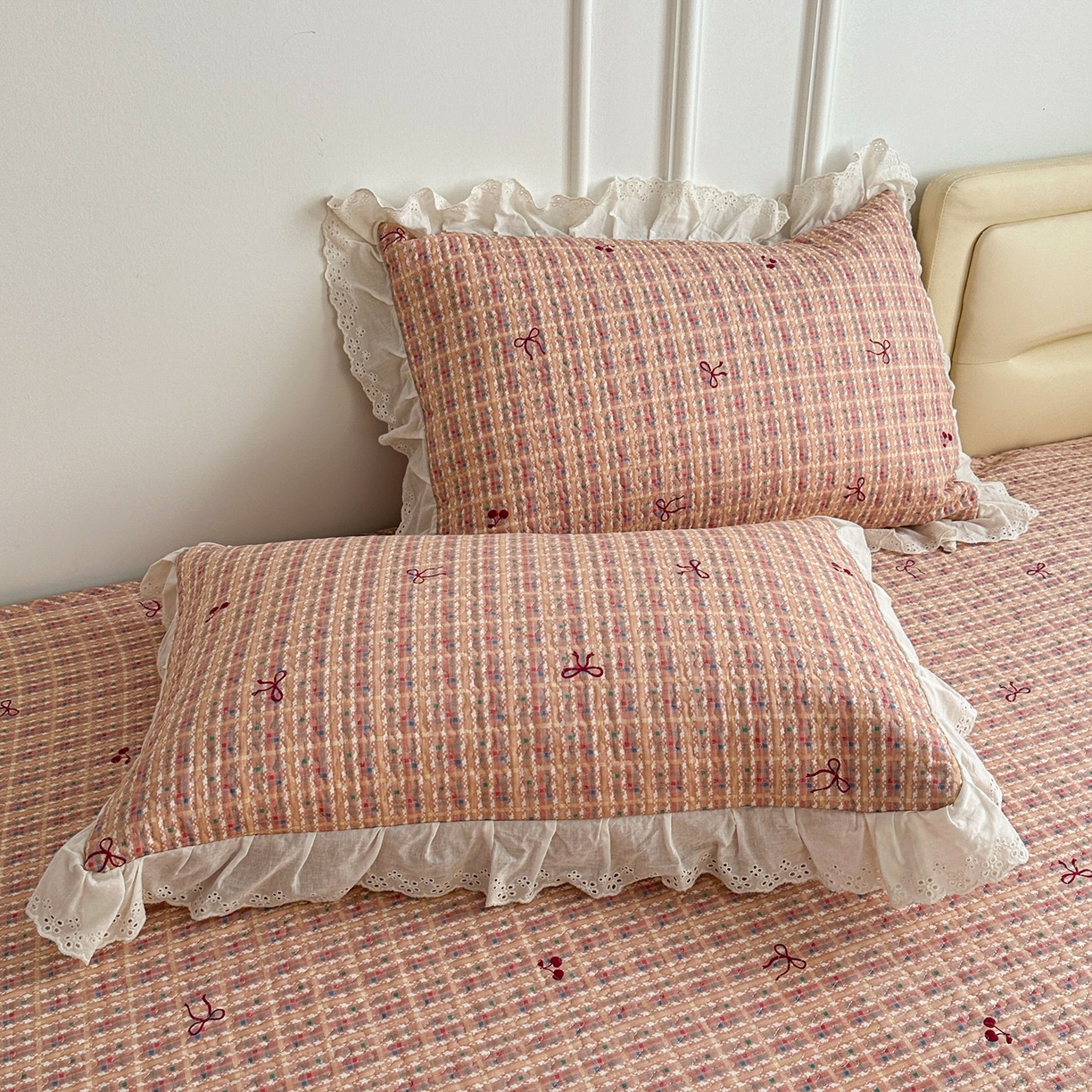 91家纺网 家纺一手货源 找家纺 暖居 2026年支持定制纯棉床盖三件套四件套大拼接床专用榻榻米农村大炕盖直角系列 时尚小香粉~包边款