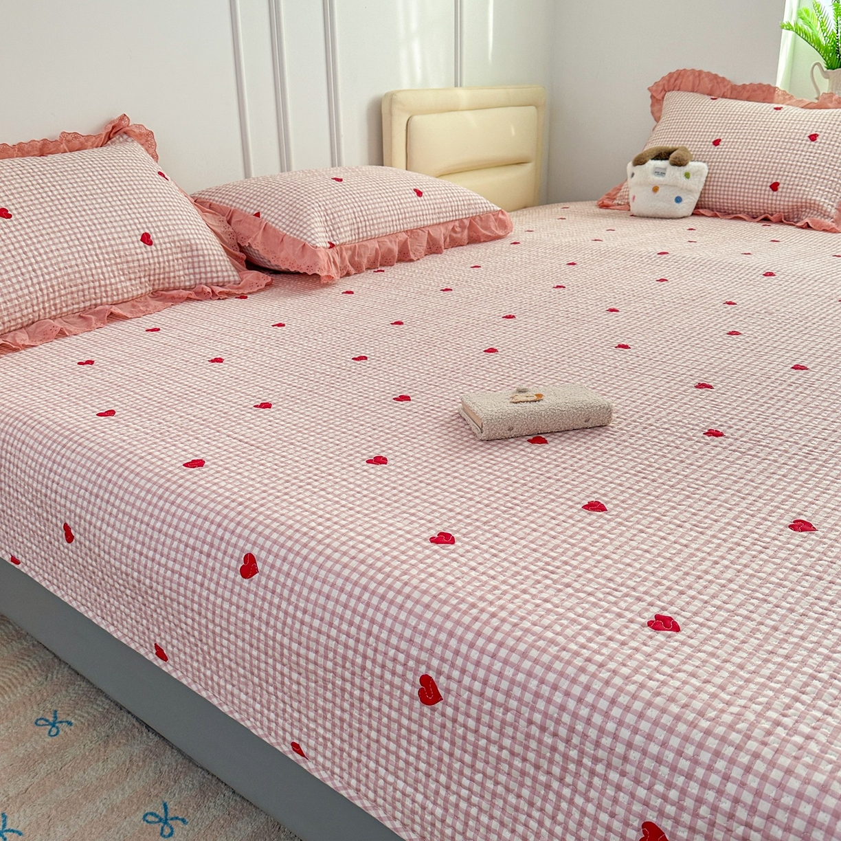 91家纺网 家纺一手货源 找家纺 暖居 2026年支持定制纯棉床盖三件套四件套大拼接床专用榻榻米农村大炕盖直角系列 小美好~包边款