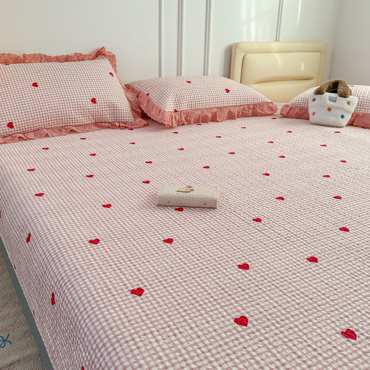 91家纺网 家纺一手货源 找家纺 暖居 2026年支持定制纯棉床盖三件套四件套大拼接床专用榻榻米农村大炕盖直角系列 小美好~包边款