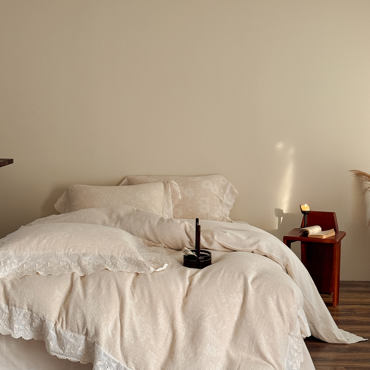 91家纺网 家纺一手货源 找家纺 （总）爱丽丝 2026新款色织提花棉麻四件套-椿山集花边款