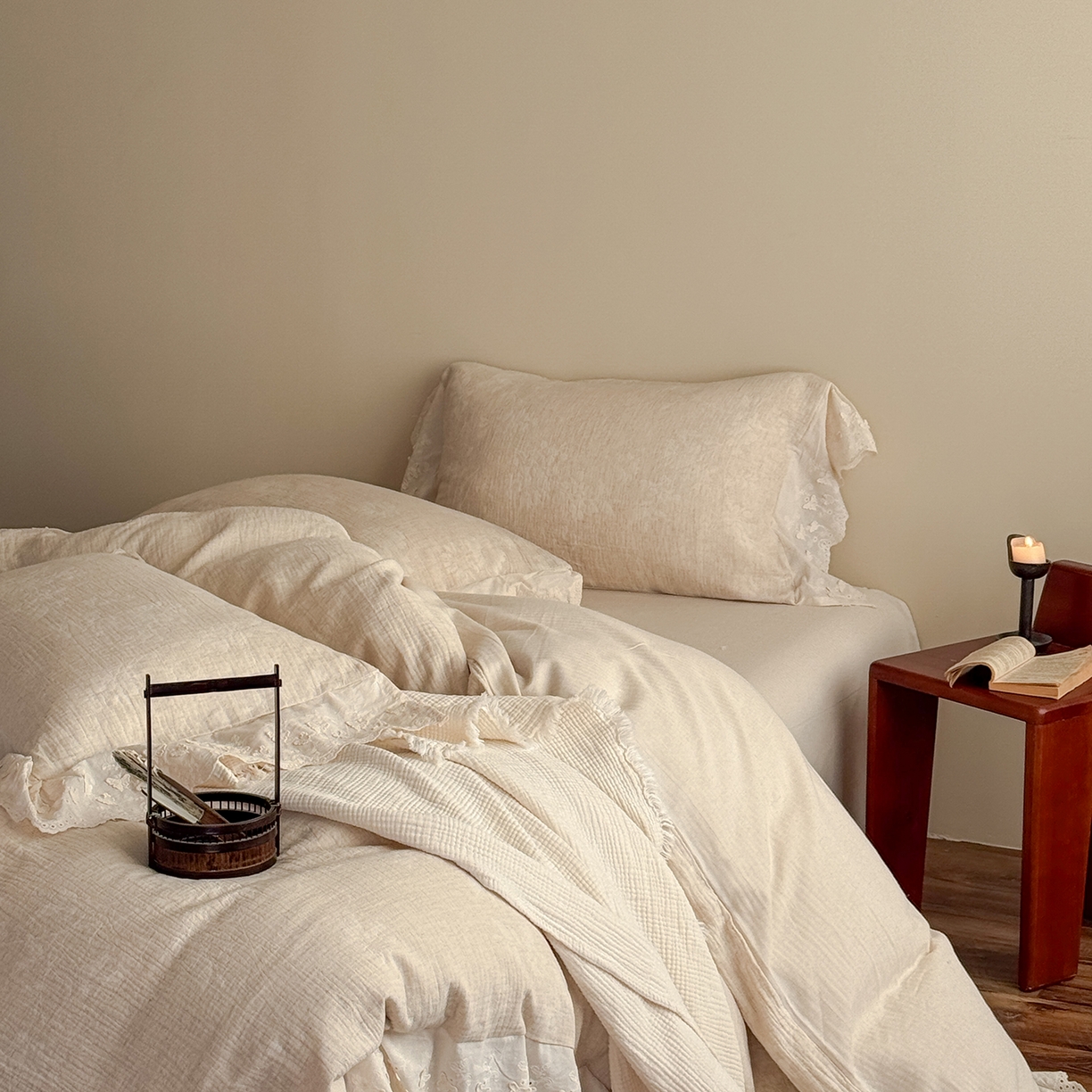 91家纺网 家纺一手货源 找家纺 （总）爱丽丝 2026新款色织提花棉麻四件套-椿山集花边款