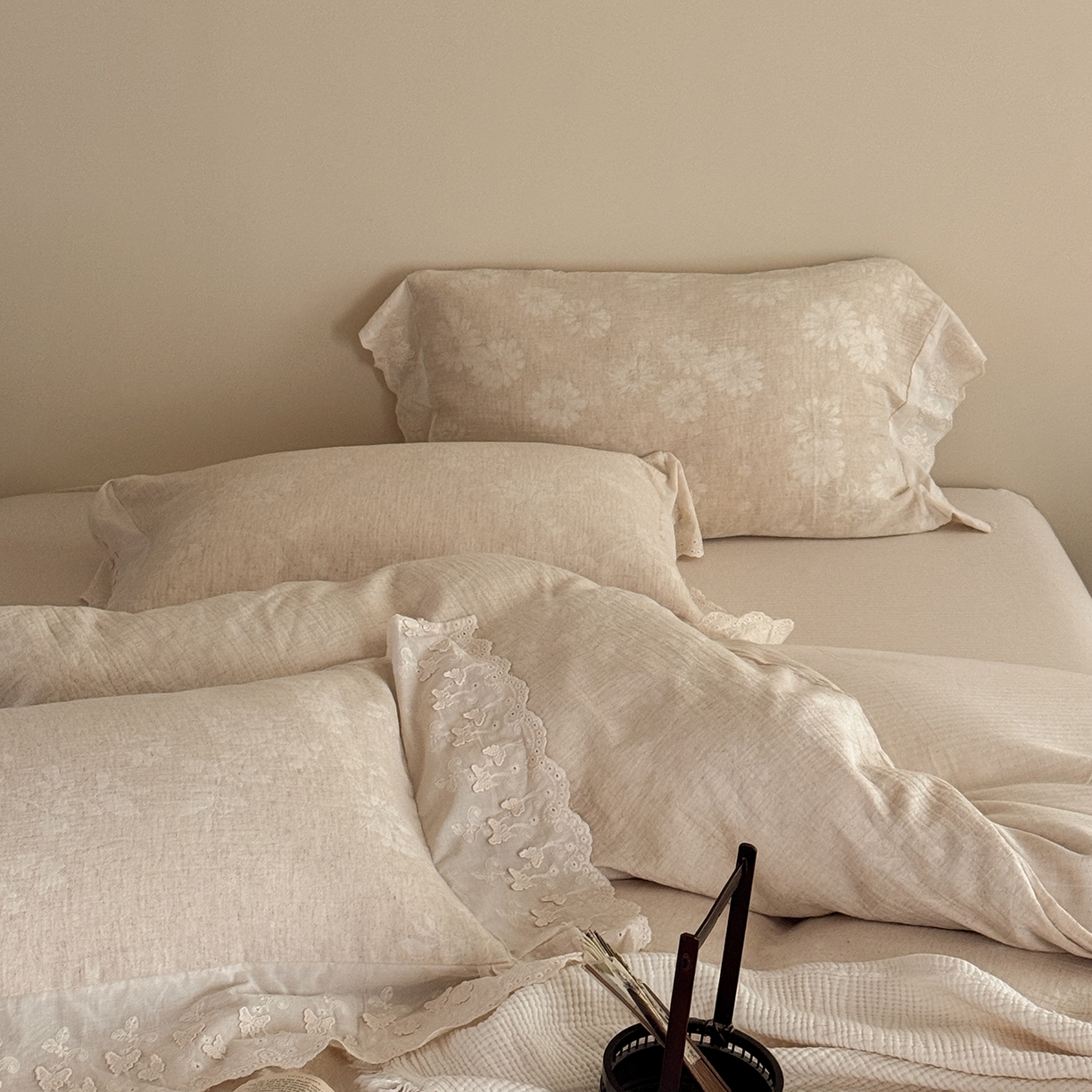 91家纺网 家纺一手货源 找家纺 （总）爱丽丝 2026新款色织提花棉麻四件套-椿山集花边款