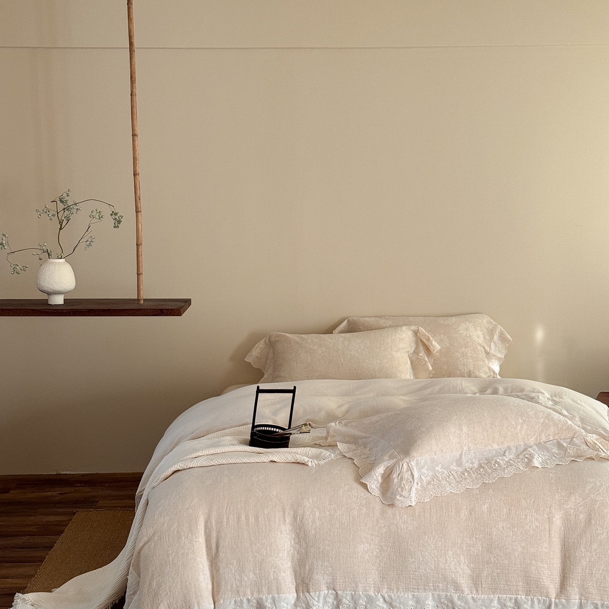 91家纺网 家纺一手货源 找家纺 （总）爱丽丝 2026新款色织提花棉麻四件套-椿山集花边款