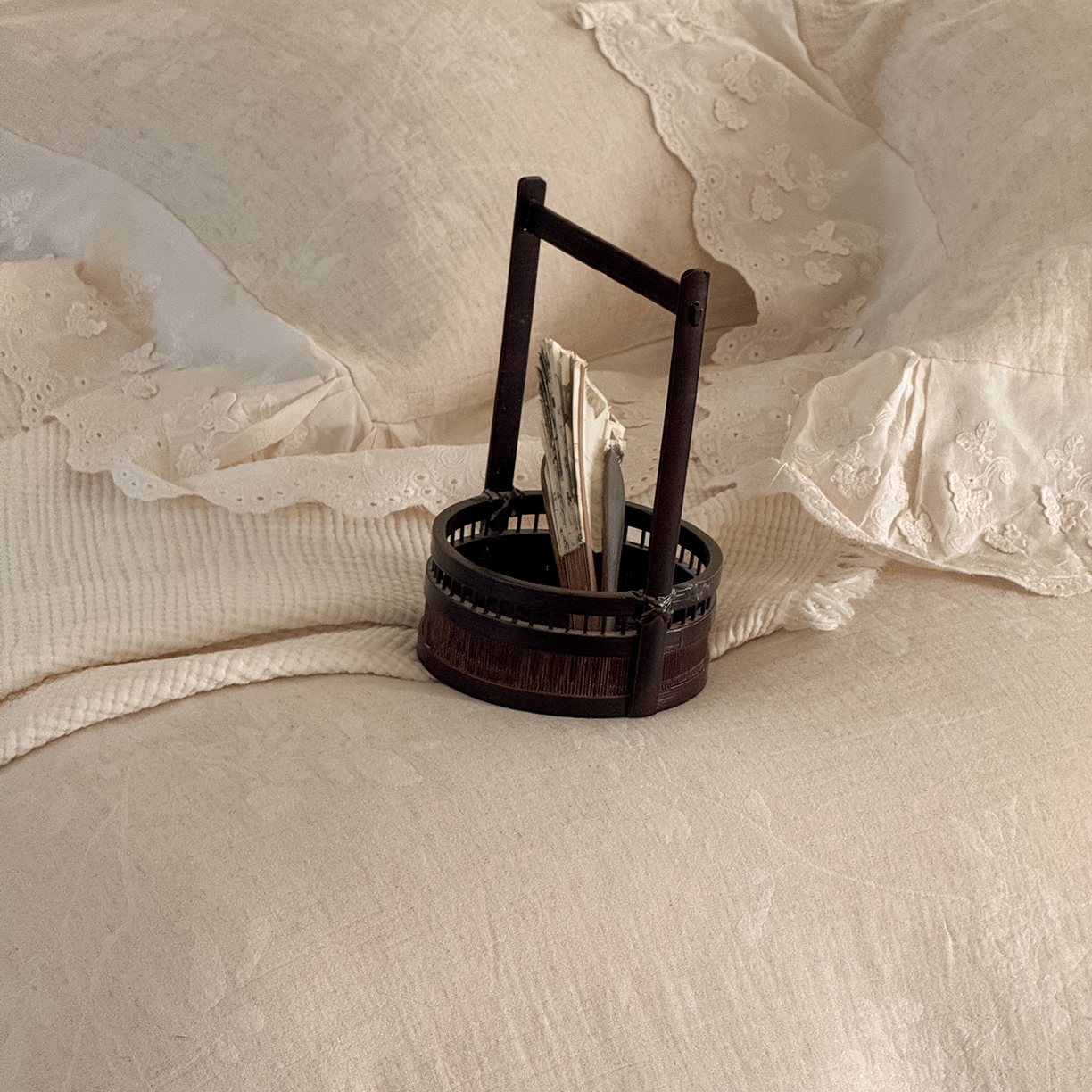 91家纺网 家纺一手货源 找家纺 （总）爱丽丝 2026新款色织提花棉麻四件套-椿山集花边款