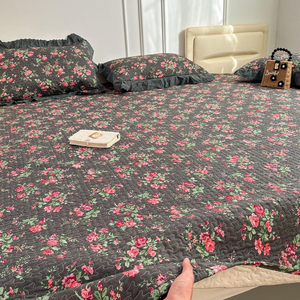 91家纺网 家纺一手货源 找家纺 暖居 2026年支持定制纯棉床盖三件套四件套大拼接床专用榻榻米农村大炕盖直角系列 中国美~包边款