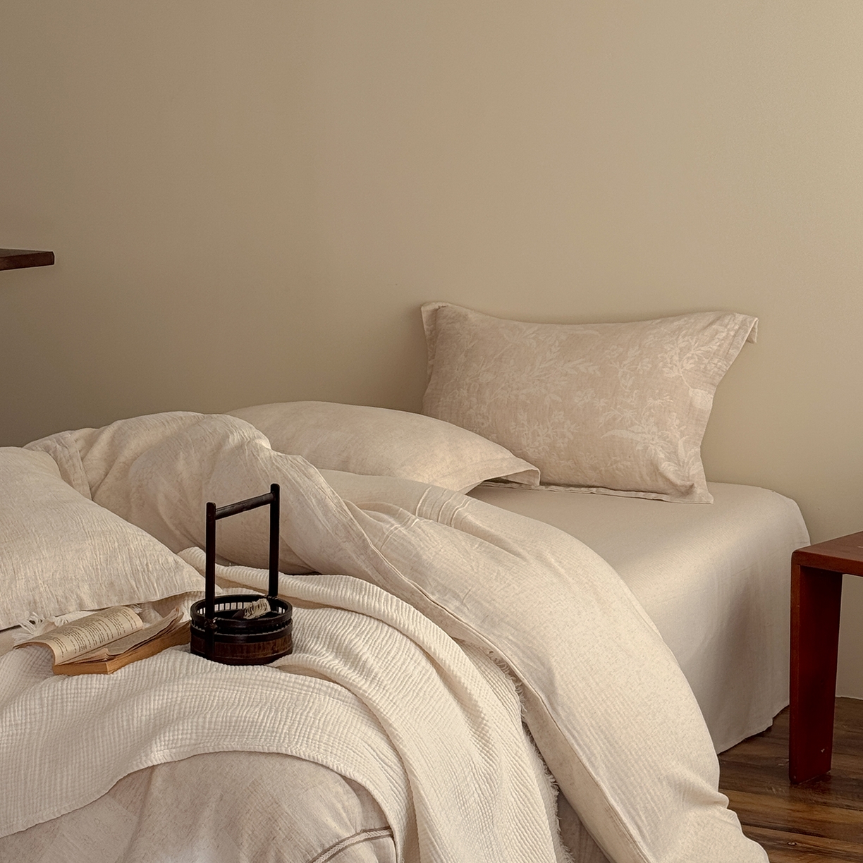 91家纺网 家纺一手货源 找家纺 （总）爱丽丝 2026新款色织提花棉麻四件套-层次美学织带款