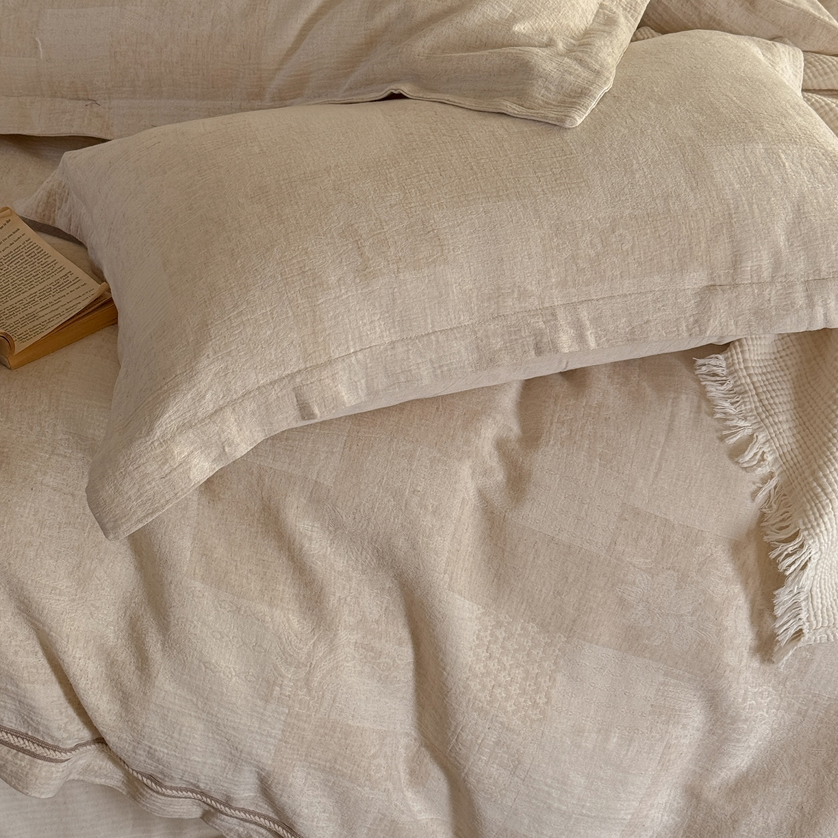 91家纺网 家纺一手货源 找家纺 （总）爱丽丝 2026新款色织提花棉麻四件套-层次美学织带款