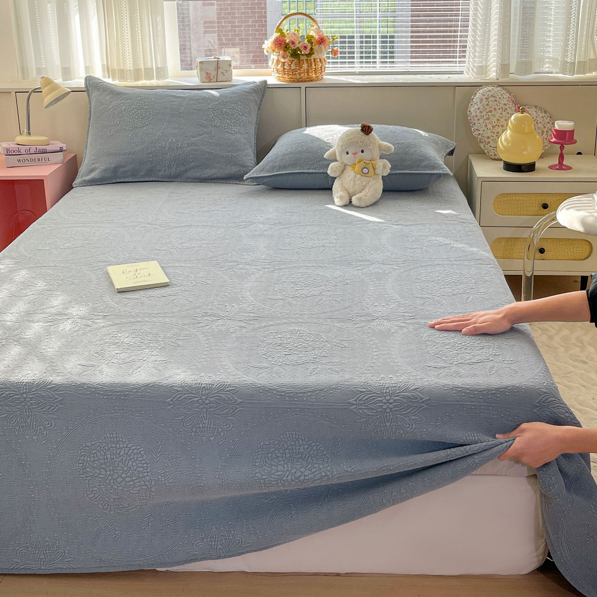 91家纺网 家纺一手货源 找家纺 栩裕纺织 2025新款全棉大提花砂洗床盖三件套—花开富贵大圆满系列 圆满-蓝