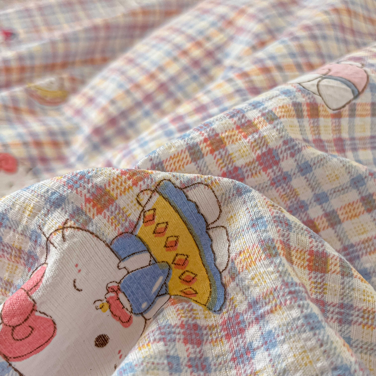 91家纺网 家纺一手货源 找家纺 佳鸿家纺 2025新款卡通云感双层纱宿舍床单三件套居家四件套床单被套床笠款（提供买家秀） 彩格kt