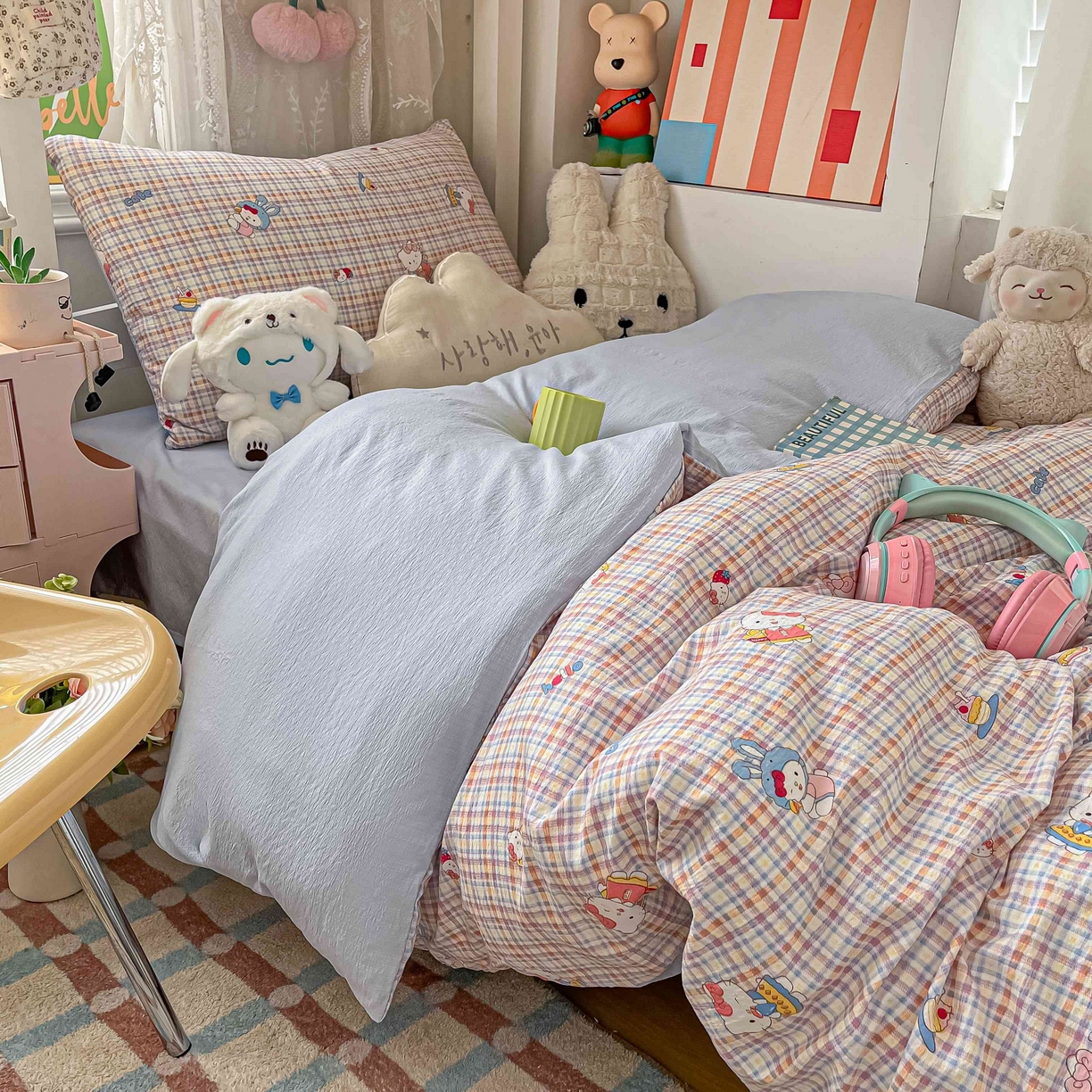 91家纺网 家纺一手货源 找家纺 佳鸿家纺 2025新款卡通云感双层纱宿舍床单三件套居家四件套床单被套床笠款（提供买家秀） 彩格kt