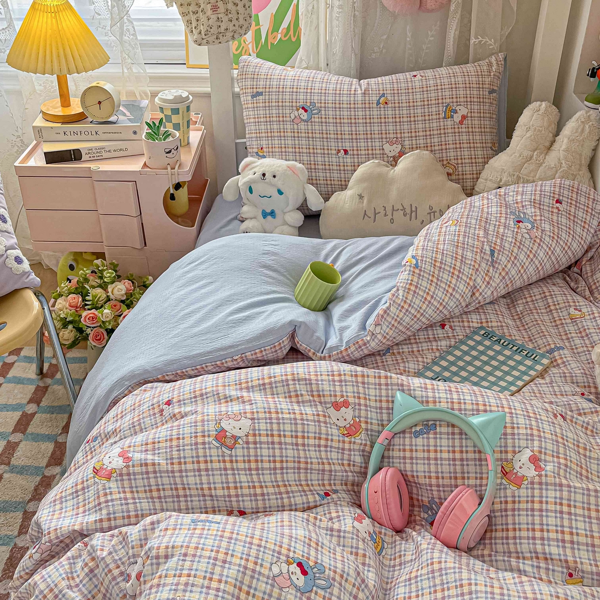 91家纺网 家纺一手货源 找家纺 佳鸿家纺 2025新款卡通云感双层纱宿舍床单三件套居家四件套床单被套床笠款（提供买家秀） 彩格kt