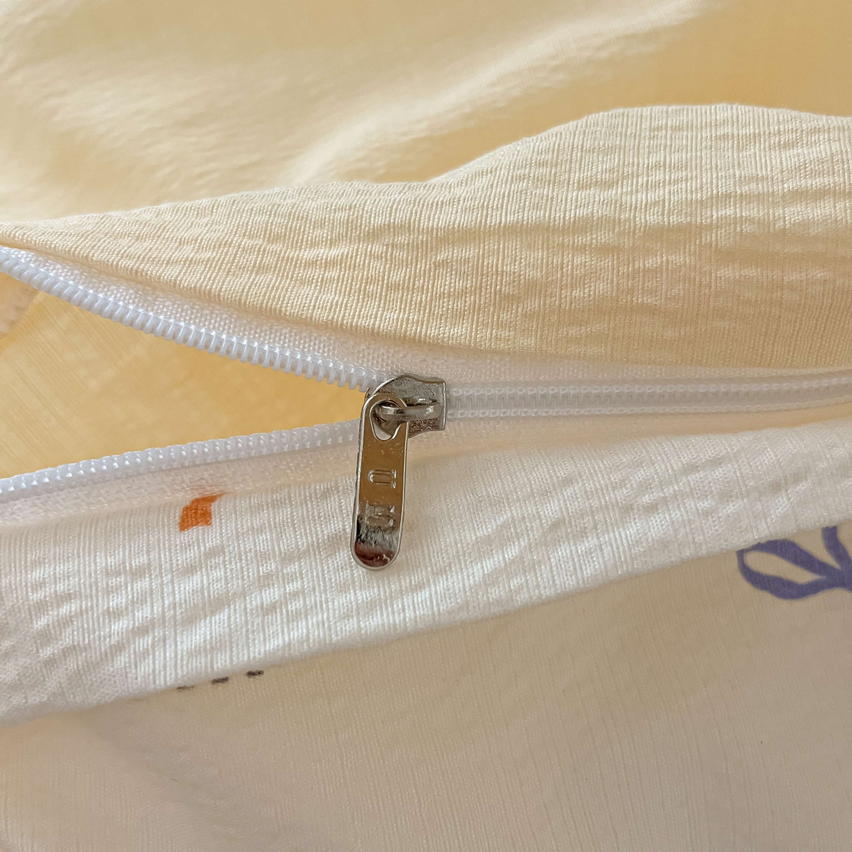 91家纺网 家纺一手货源 找家纺 佳鸿家纺 2025新款卡通云感双层纱宿舍床单三件套居家四件套床单被套床笠款（提供买家秀） 彩色蝴蝶结