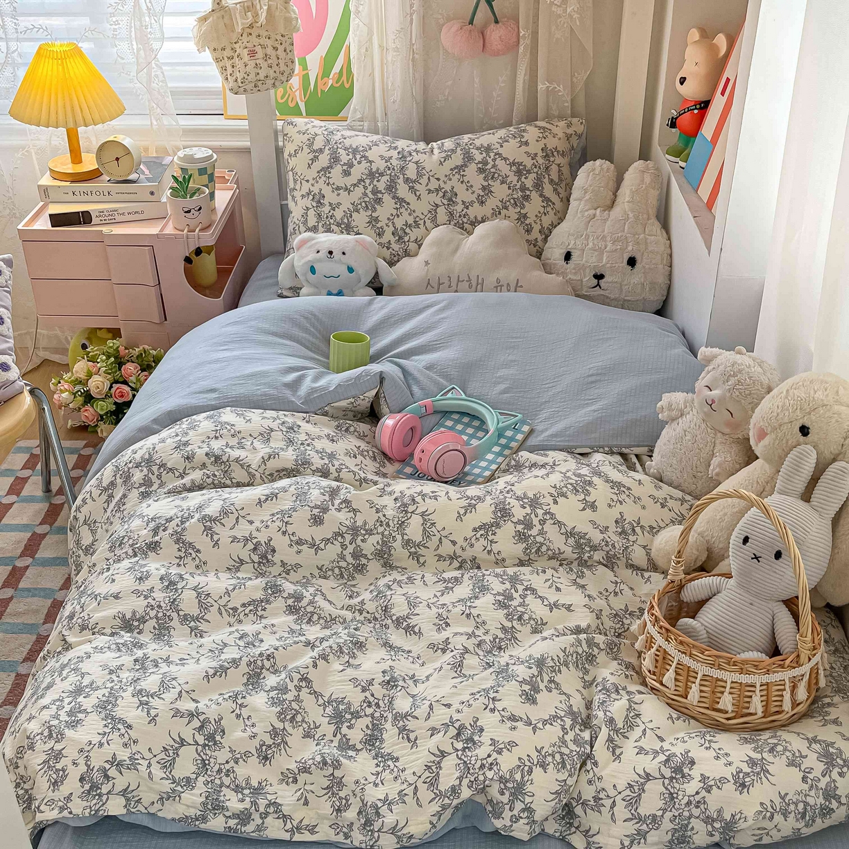 91家纺网 家纺一手货源 找家纺 佳鸿家纺 2025新款卡通云感双层纱宿舍床单三件套居家四件套床单被套床笠款（提供买家秀） 灰调碎花
