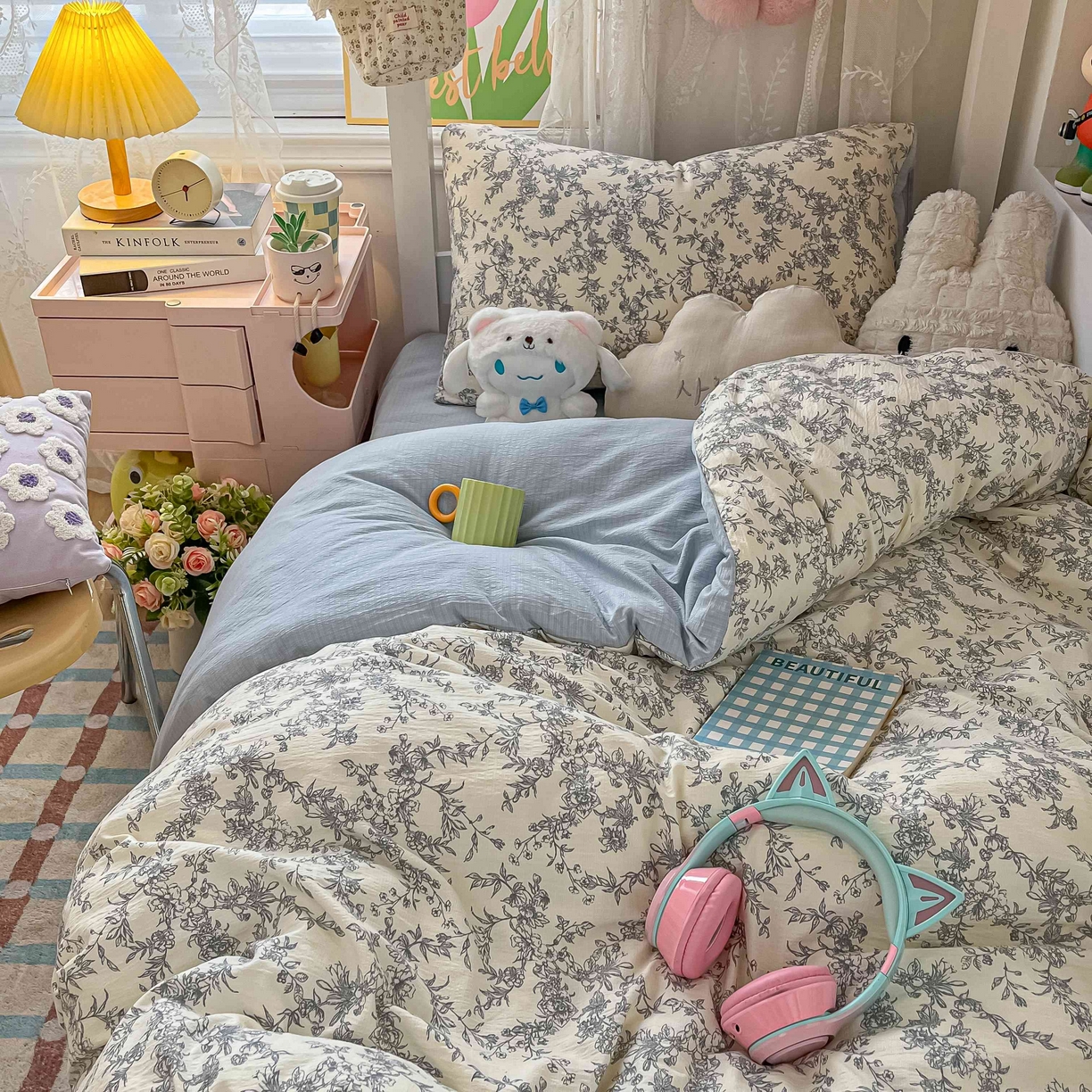 91家纺网 家纺一手货源 找家纺 佳鸿家纺 2025新款卡通云感双层纱宿舍床单三件套居家四件套床单被套床笠款（提供买家秀） 灰调碎花