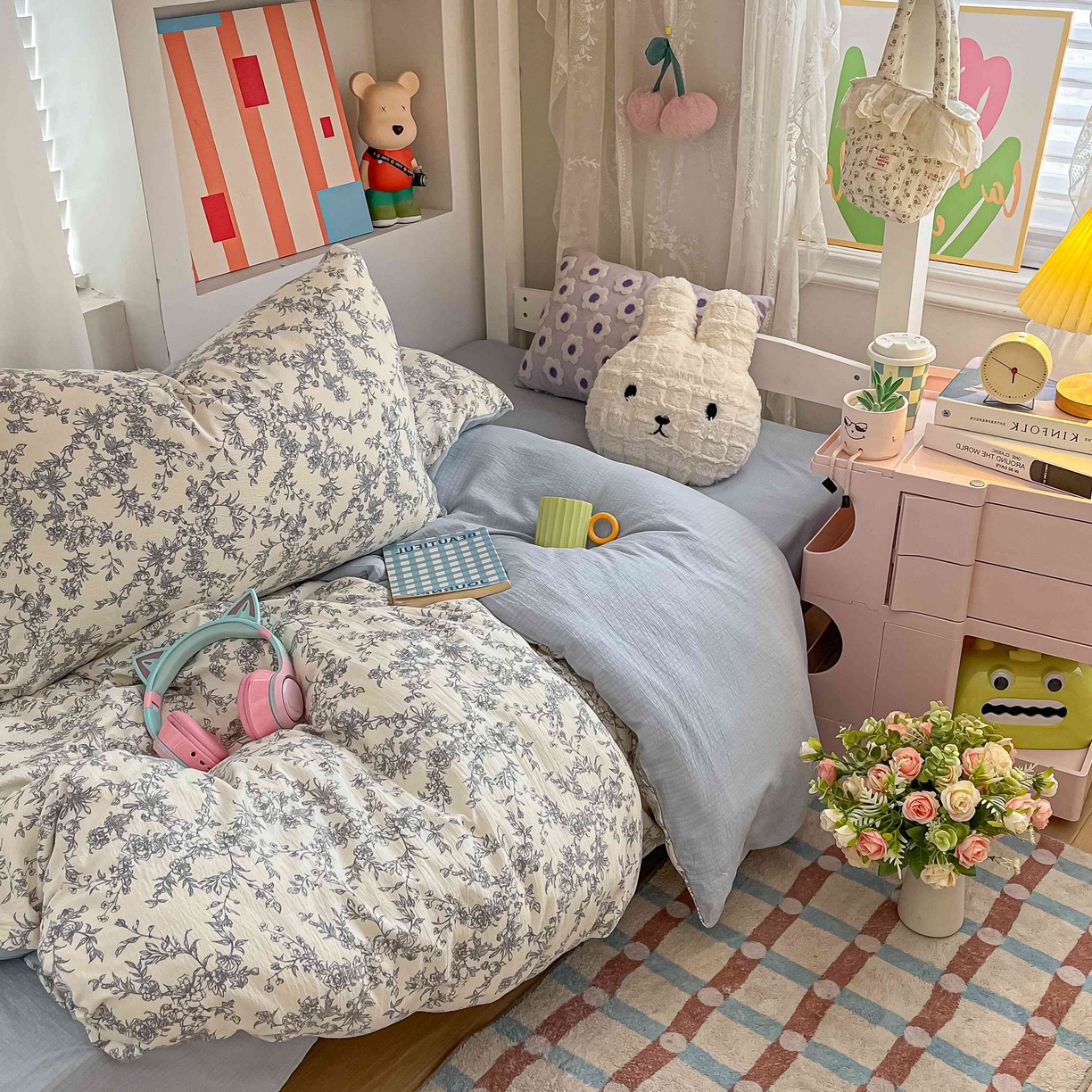 91家纺网 家纺一手货源 找家纺 佳鸿家纺 2025新款卡通云感双层纱宿舍床单三件套居家四件套床单被套床笠款（提供买家秀） 灰调碎花