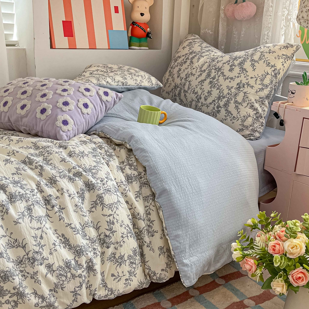 91家纺网 家纺一手货源 找家纺 佳鸿家纺 2025新款卡通云感双层纱宿舍床单三件套居家四件套床单被套床笠款（提供买家秀） 灰调碎花