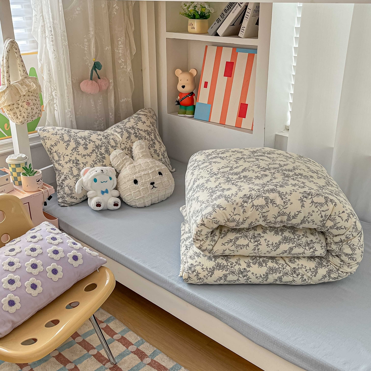 91家纺网 家纺一手货源 找家纺 佳鸿家纺 2025新款卡通云感双层纱宿舍床单三件套居家四件套床单被套床笠款（提供买家秀） 灰调碎花