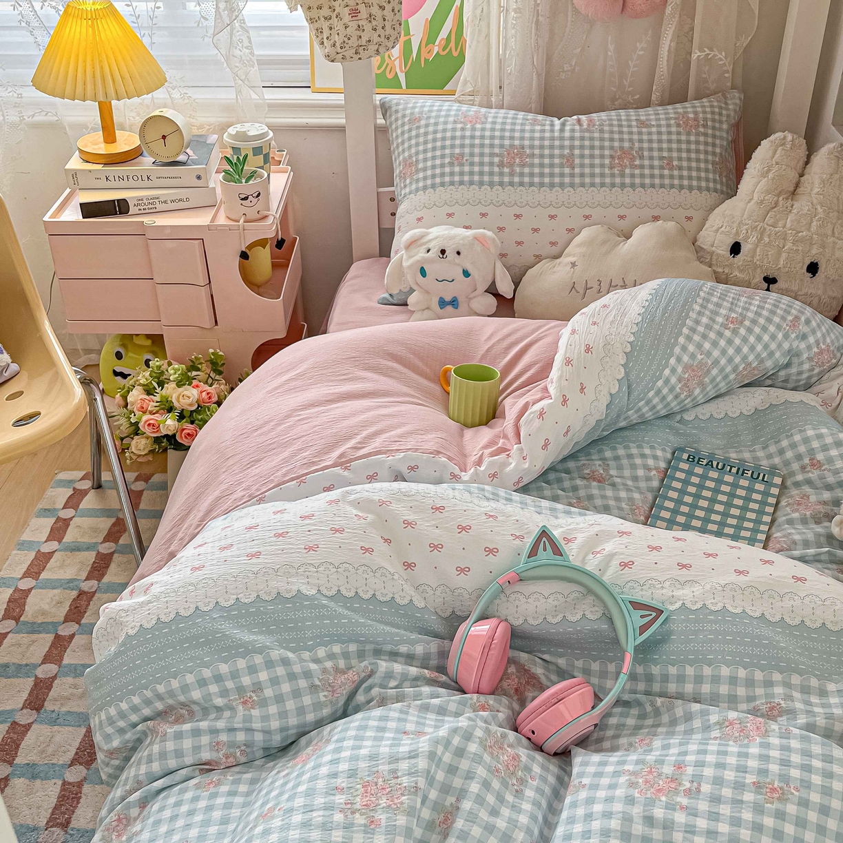 91家纺网 家纺一手货源 找家纺 佳鸿家纺 2025新款卡通云感双层纱宿舍床单三件套居家四件套床单被套床笠款（提供买家秀） 蓝格田园风