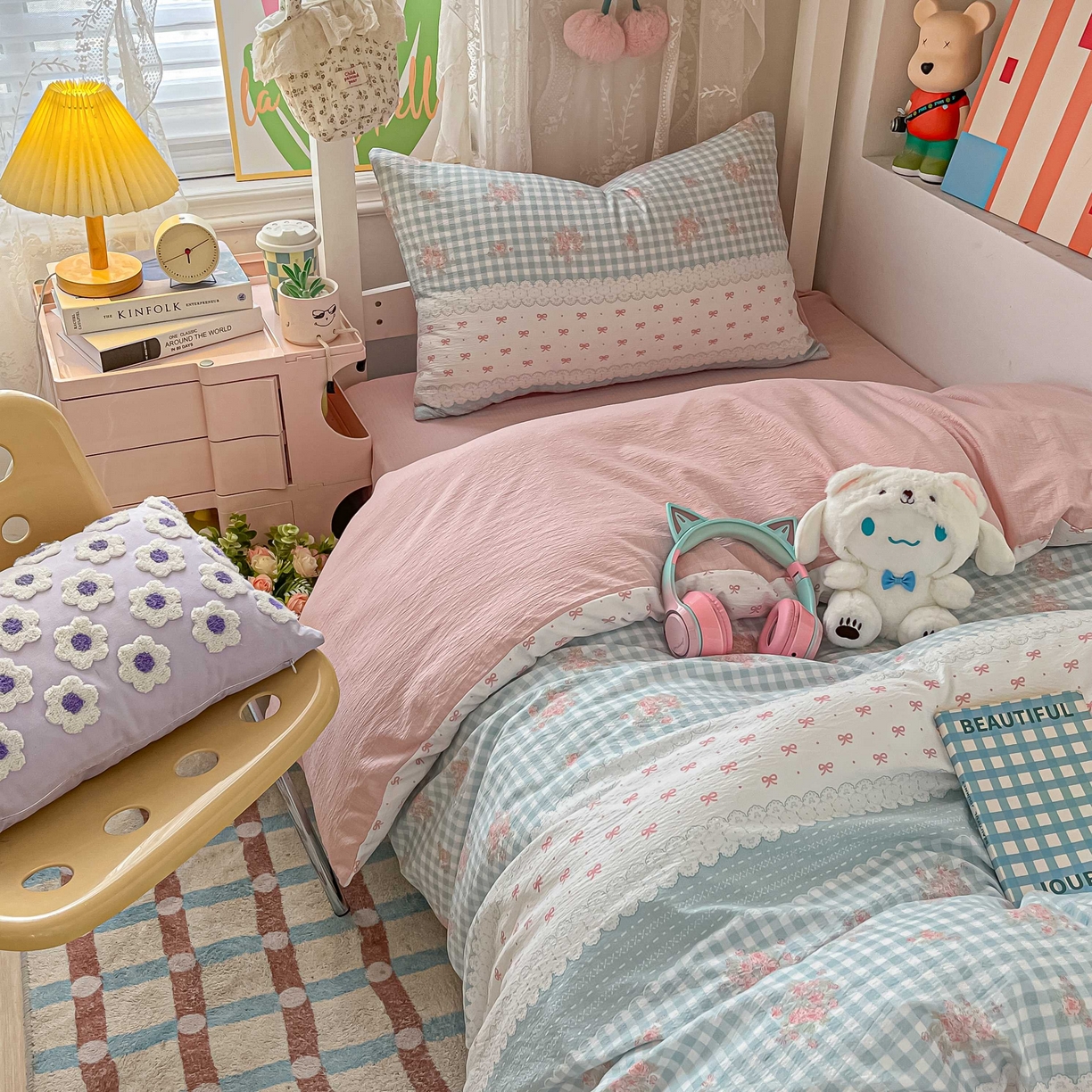 91家纺网 家纺一手货源 找家纺 佳鸿家纺 2025新款卡通云感双层纱宿舍床单三件套居家四件套床单被套床笠款（提供买家秀） 蓝格田园风