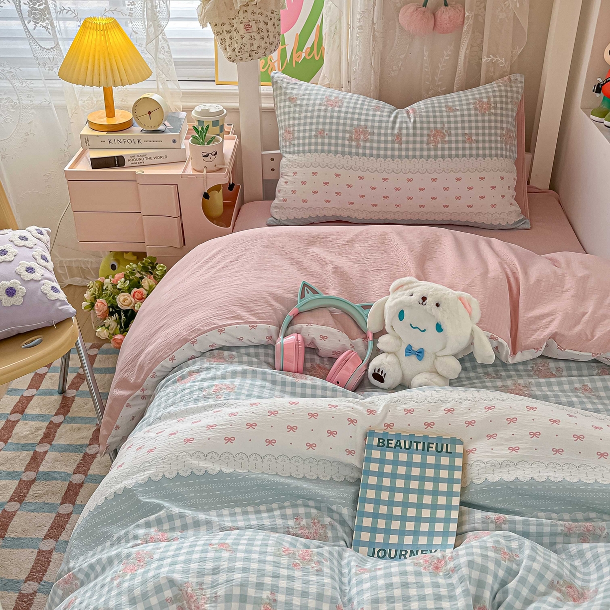 91家纺网 家纺一手货源 找家纺 佳鸿家纺 2025新款卡通云感双层纱宿舍床单三件套居家四件套床单被套床笠款（提供买家秀） 蓝格田园风