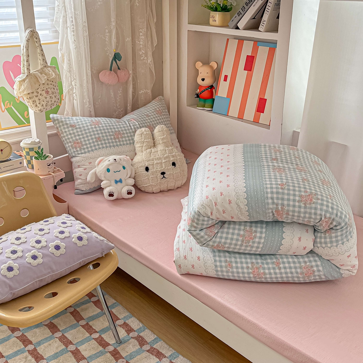 91家纺网 家纺一手货源 找家纺 佳鸿家纺 2025新款卡通云感双层纱宿舍床单三件套居家四件套床单被套床笠款（提供买家秀） 蓝格田园风