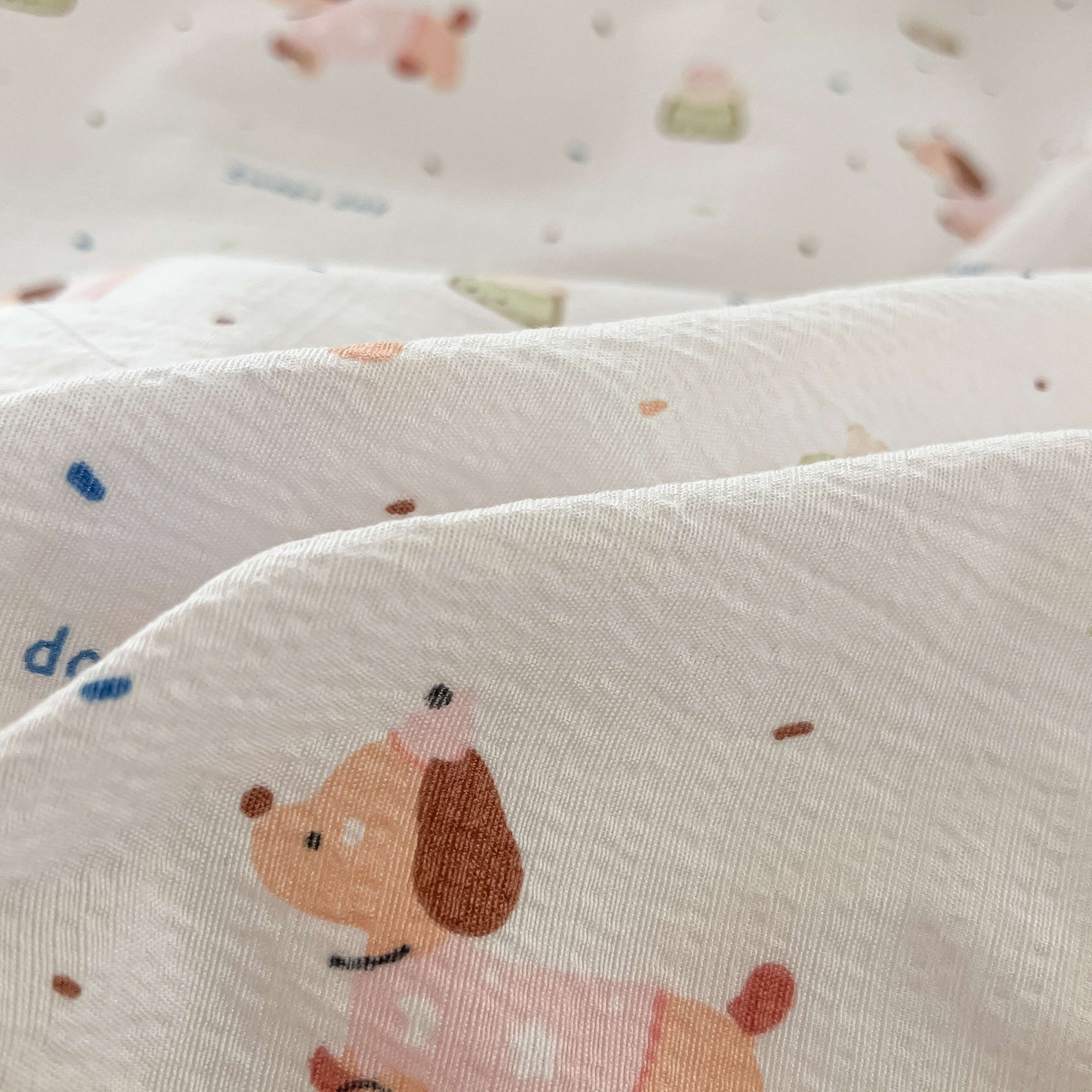 91家纺网 家纺一手货源 找家纺 佳鸿家纺 2025新款卡通云感双层纱宿舍床单三件套居家四件套床单被套床笠款（提供买家秀） 萌趣小狗