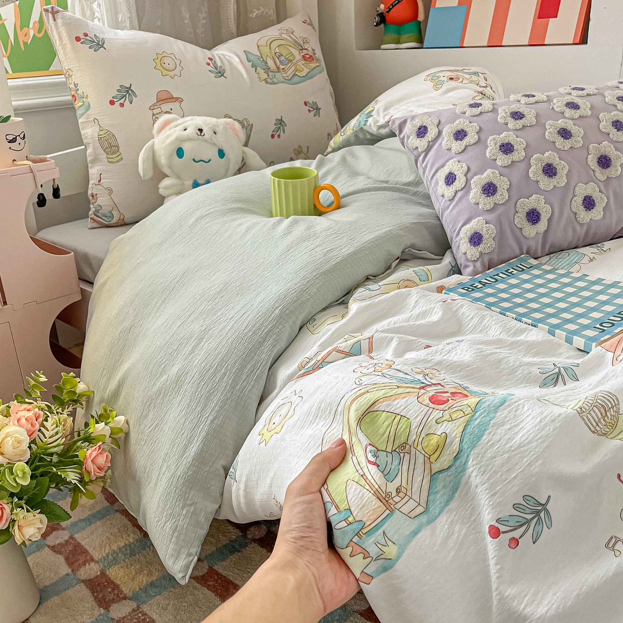 91家纺网 家纺一手货源 找家纺 佳鸿家纺 2025新款卡通云感双层纱宿舍床单三件套居家四件套床单被套床笠款（提供买家秀） 小熊露营记