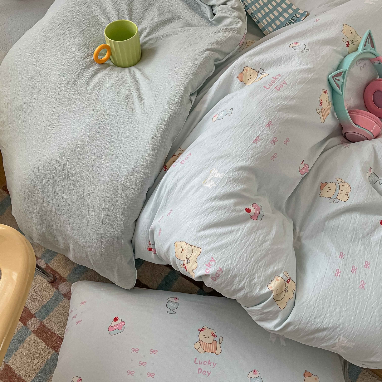 91家纺网 家纺一手货源 找家纺 佳鸿家纺 2025新款卡通云感双层纱宿舍床单三件套居家四件套床单被套床笠款（提供买家秀） 小熊甜点乐园