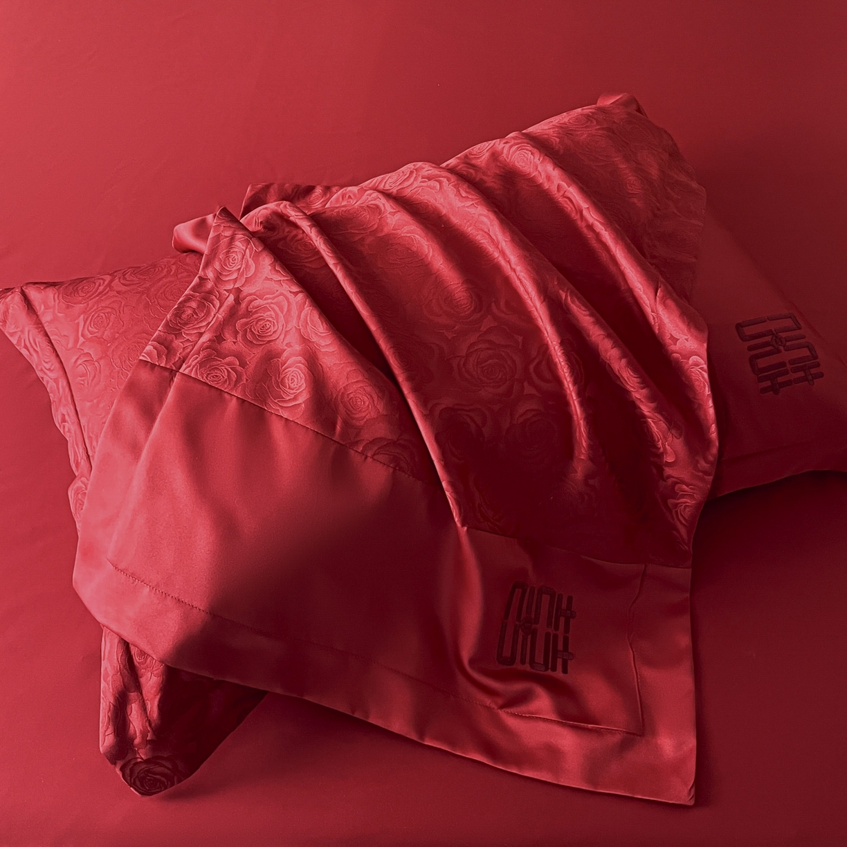 91家纺网 家纺一手货源 找家纺 欧乐蒂 2025新款亲肤棉提花婚庆四件套-玫瑰喜事 玫瑰喜事-红