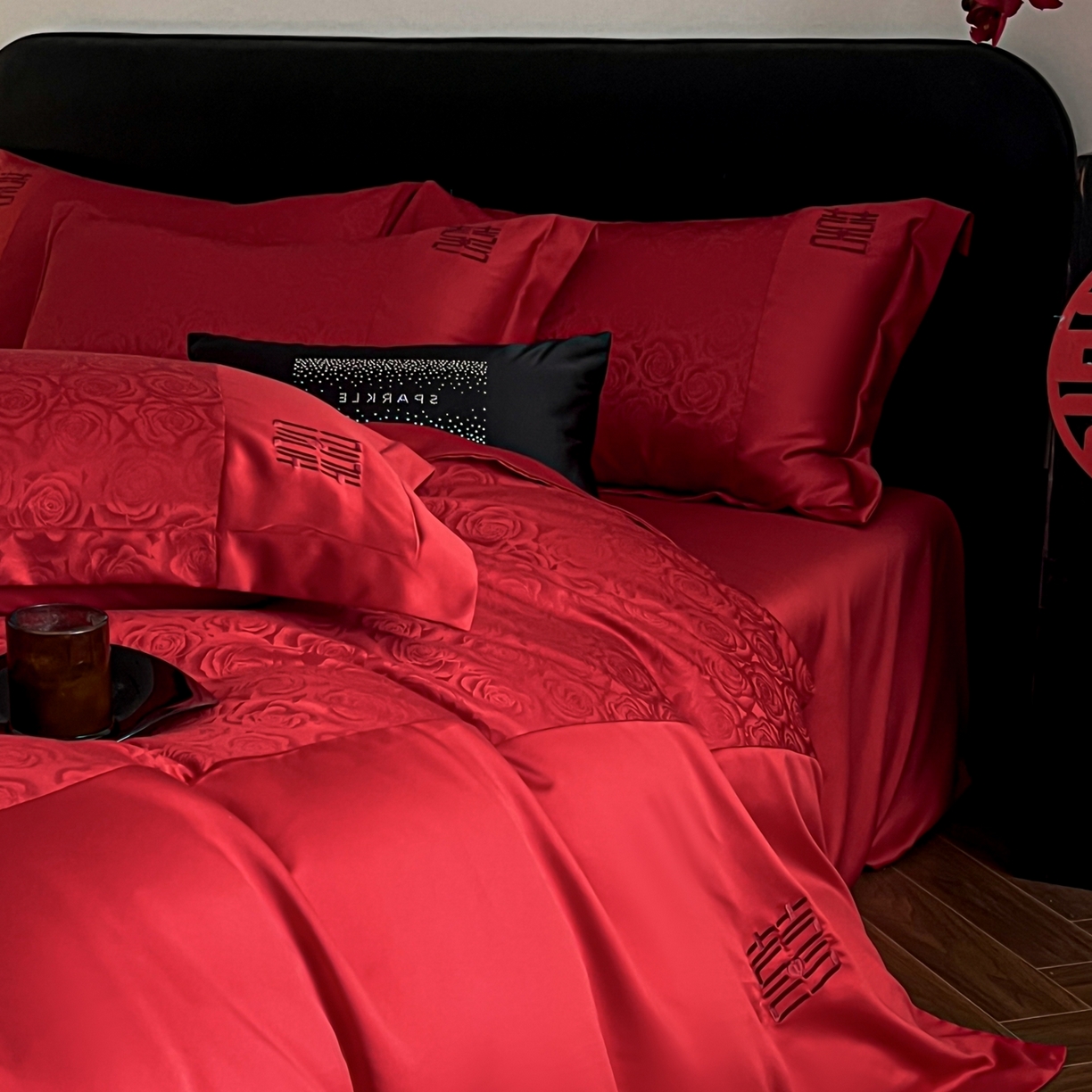 91家纺网 家纺一手货源 找家纺 欧乐蒂 2025新款亲肤棉提花婚庆四件套-玫瑰喜事 玫瑰喜事-红